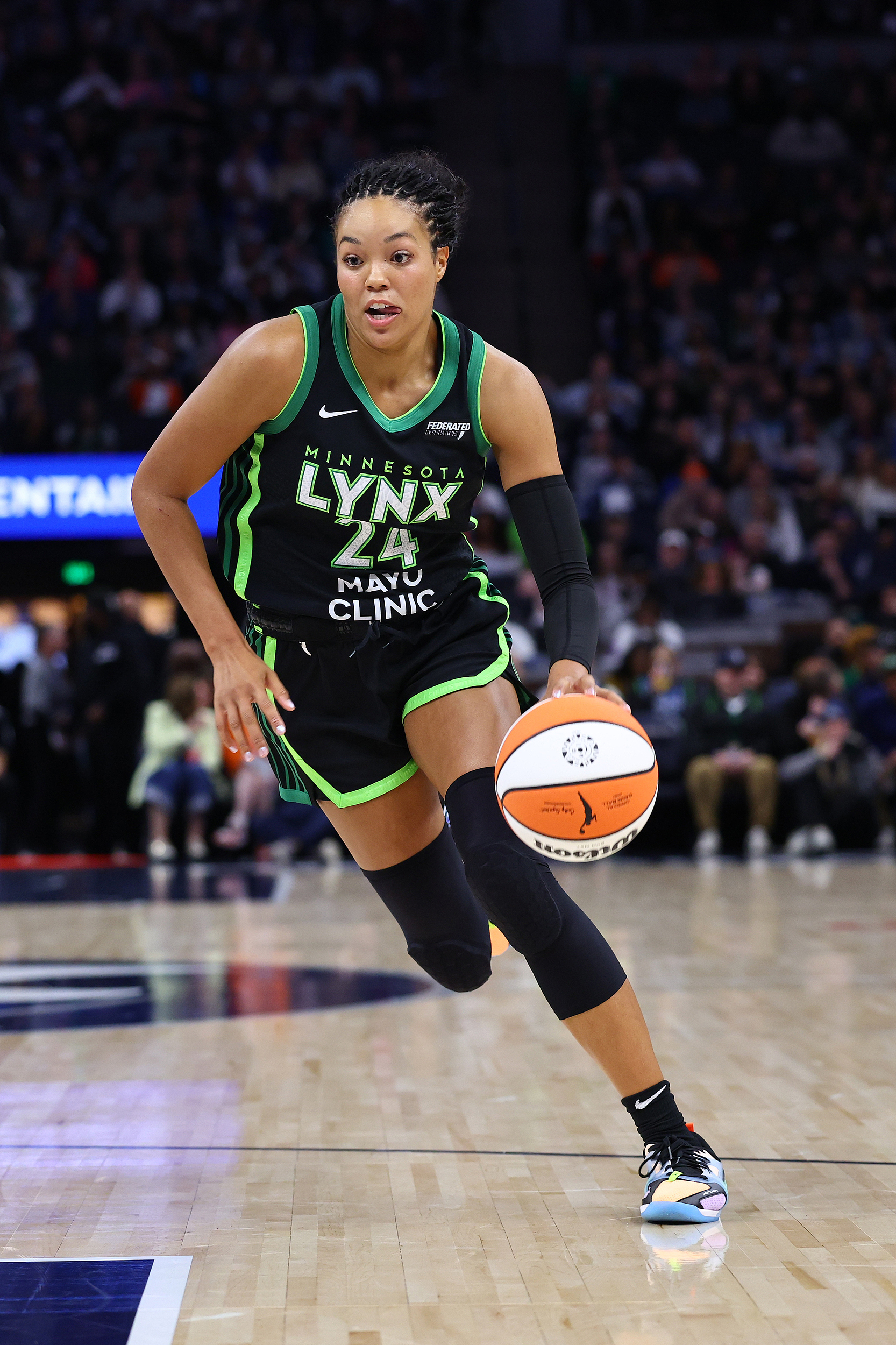 科利尔72.7%命中率砍22分，山猫3人得分上双，主场轻取女武神